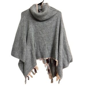 Libby Edelman Soft Grey Poncho With Pink Burgundy Fringe Accents Womens One Size